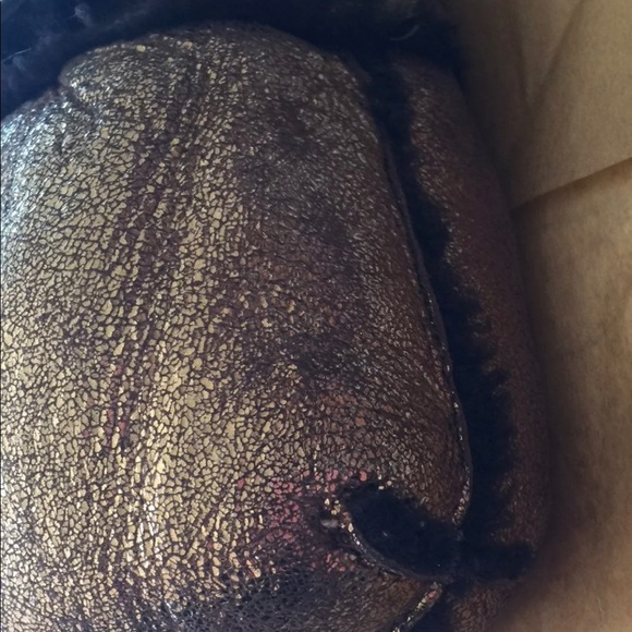 Authentic Fendi Gold Metallic Shearling Fun lined - Picture 6 of 12